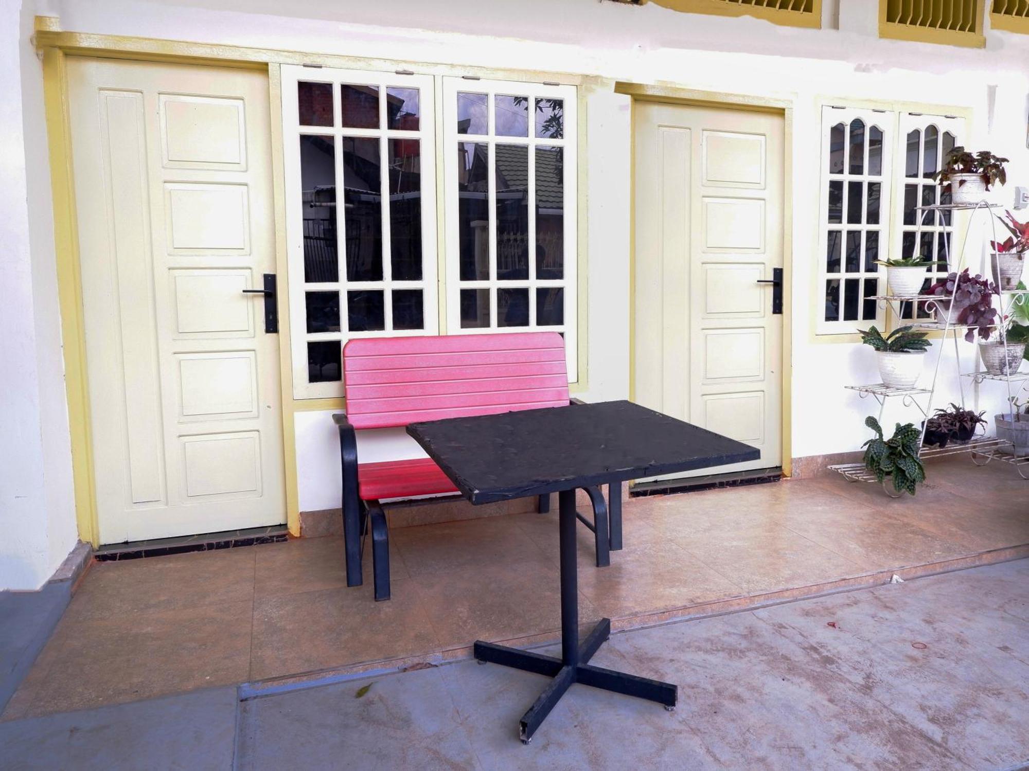 Oyo Life 92632 Kost Pondok Kito Jambi Buitenkant foto