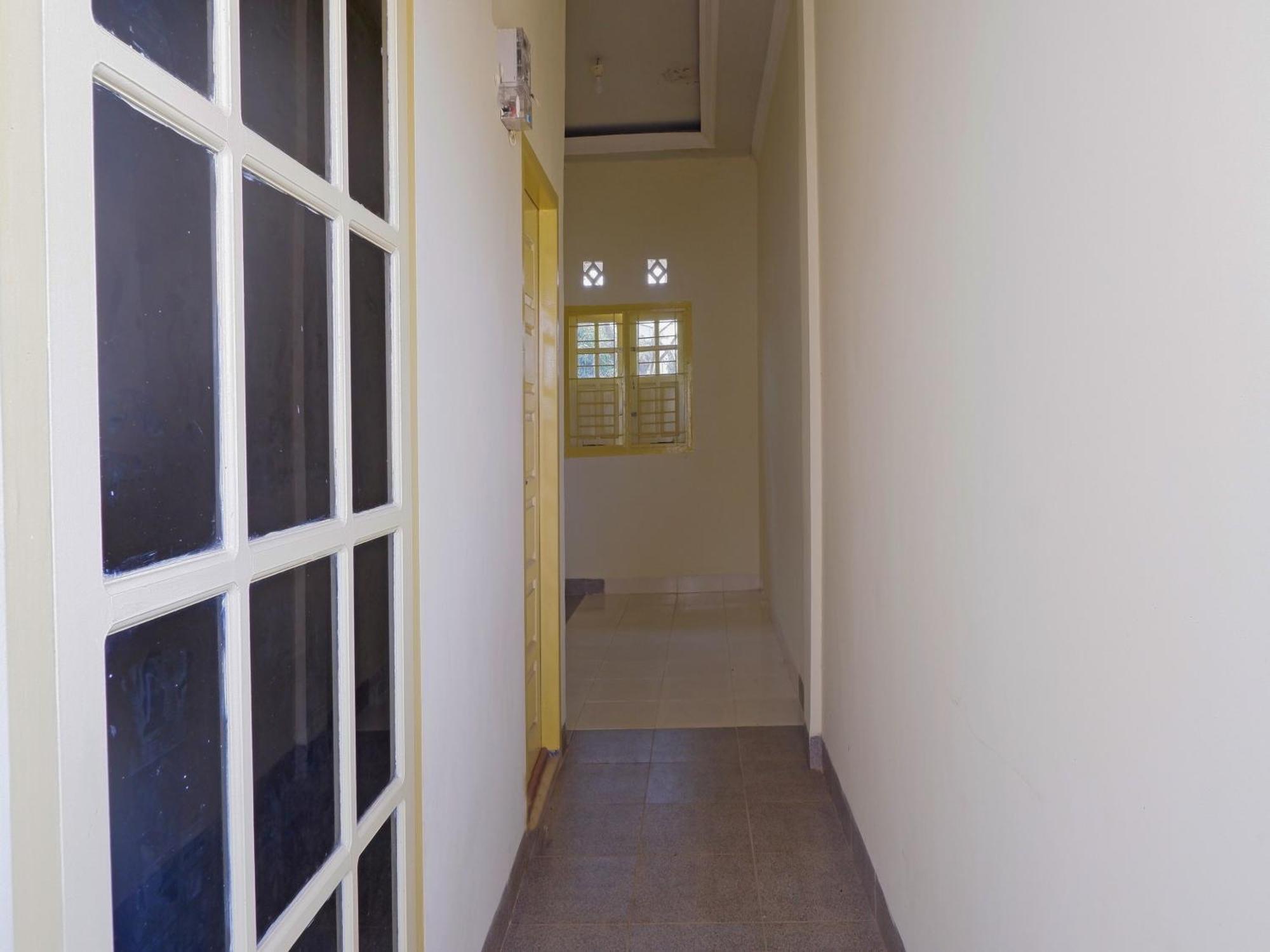 Oyo Life 92632 Kost Pondok Kito Jambi Buitenkant foto